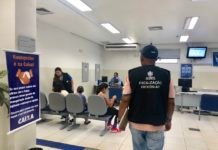 Em operação repressiva, Procon autua agências bancárias em Santana