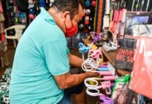 Opções de compras e serviços disponíveis no Shopping Popular