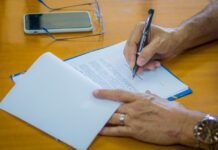 Novo decreto permite retomada de atividades presenciais em ambientes fechados