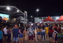 Com várias atrações, abertura do Santana Verão atrai centenas de pessoas à praça do Fonte Nova